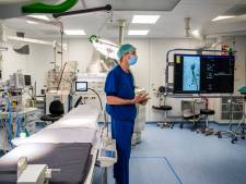 Goed nieuws: het gaat beter in de ziekenhuizen! Maar hoe krijgen ze die enorme achterstand weg? 