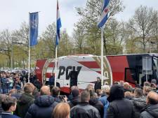 LIVE | Spelersbus aangekomen in Heerenveen: wordt PSV vandaag al kampioen?