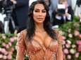 Draagmoeder van Kim Kardashian is aan het bevallen
