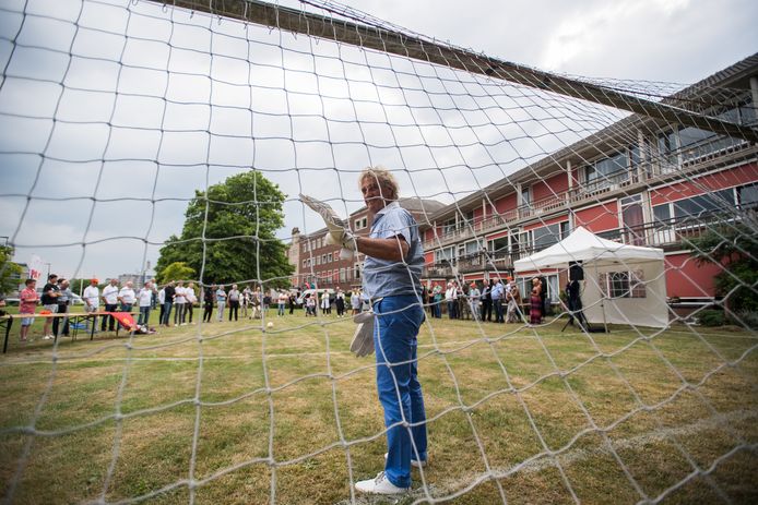 Jean-Marie Pfaff keept bij penalty's schieten bij driegastenhuizengroep Arnhem