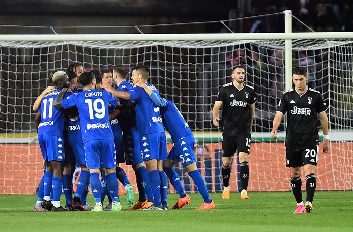 Le cose si mettono male anche per la Juventus dal punto di vista sportivo: l'Empoli arriva 2-0.