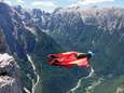 Un quadragénaire perd la vie dans un accident de wingsuit dans les Alpes suisses