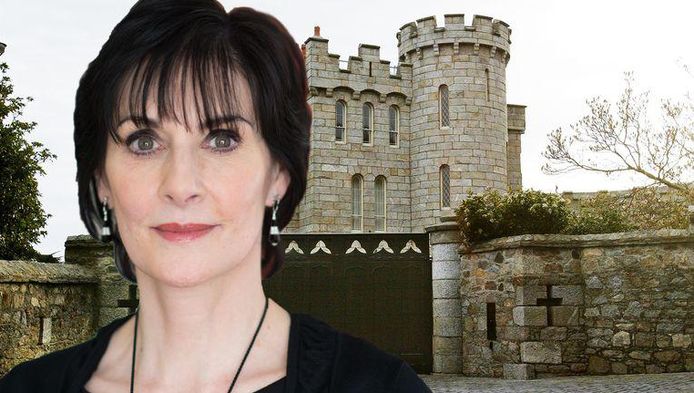 Enya, la chanteuse aux records de ventes, vit cloîtrée dans un