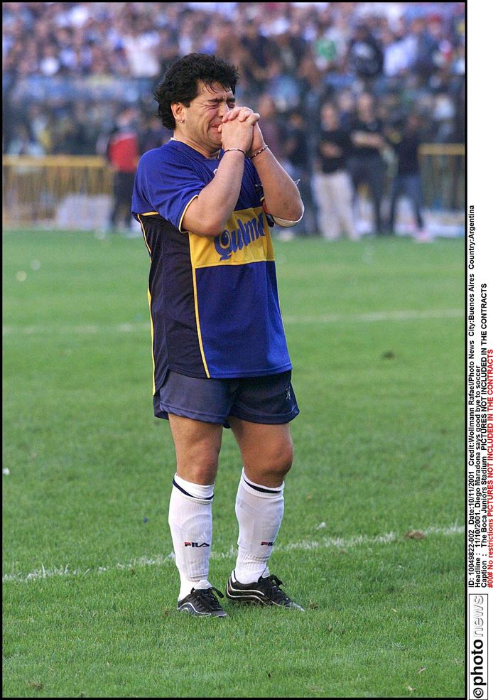 Maradona na afloop van zijn afscheidsmatch.