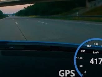Tsjechische miljardair scheurt met snelheid van 417 km/u over Duitse snelweg