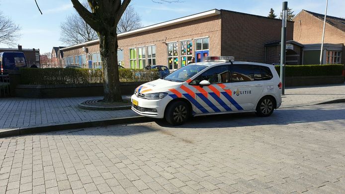 Politie aan de H.B Blijdensteinlaan in Enschede