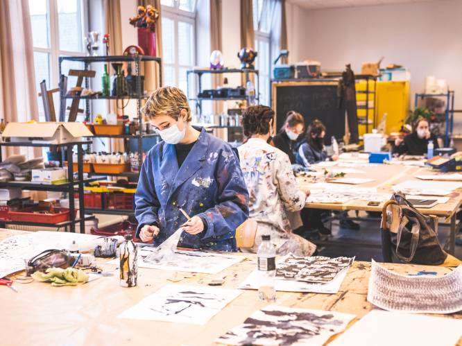 "Zo proberen we de examens te redden": Secundair Kunstinstituut houdt bepaalde richtingen op school, de andere leerlingen blijven thuis