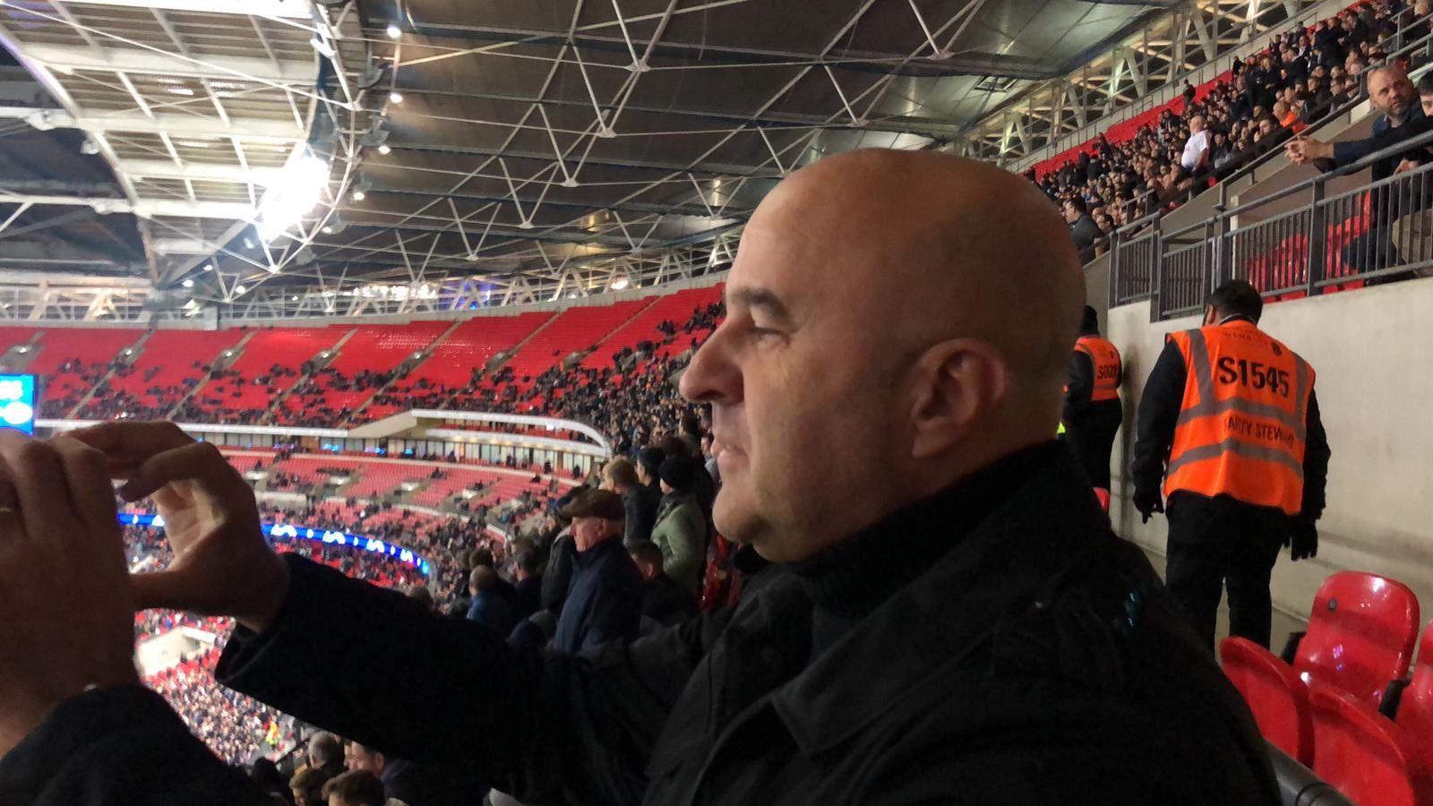 Ook vader PSVkeeper Zoet en John van den Heuvel Wembley uitgezet Foto AD.nl