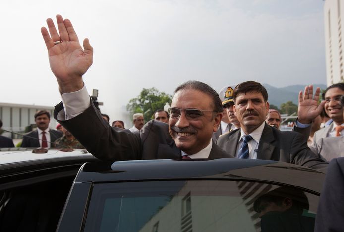 De grootschalige witwasoperatie zou tot in de hoogste regionen van de Pakistaanse samenleving gaan – ook oud-president Zardari (foto), die tijdens zijn tijd als president de bijnaam ‘Mr. 10%’ had, zou betrokken zijn, maar ontkent alle aantijgingen.