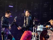 Muse speelt uitstekend op Malieveld, maar de magie blijft lang uit