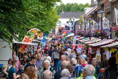 Klundert Op Een Kluitje biedt volksvermaak in een sfeervol decor