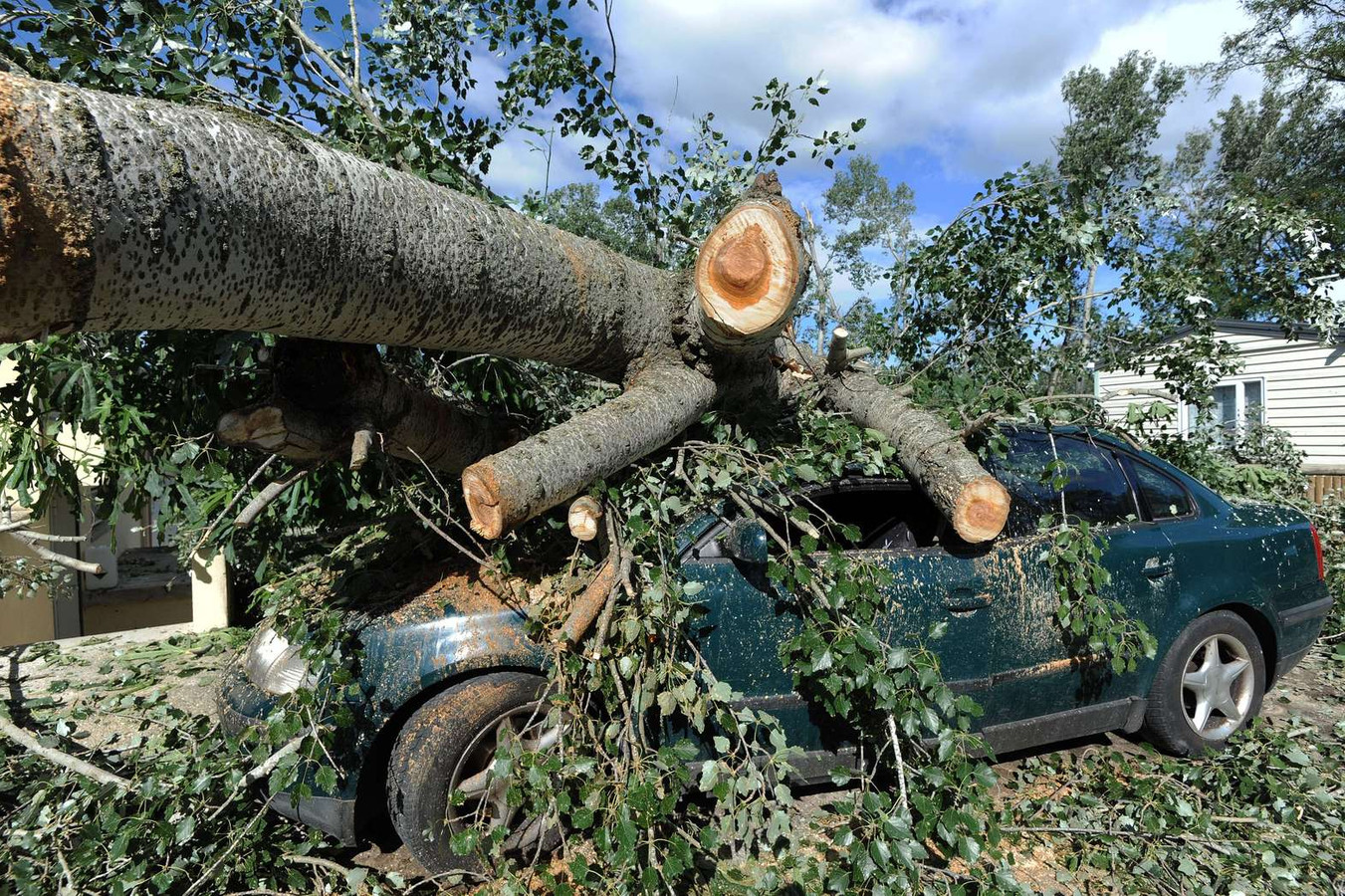 Tornado maakt abrupt einde aan vakantie familie Hofstee Foto AD.nl