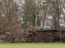 Illegaal gebouwde woning in natuurgebied bij Losser moet weg: doen de eigenaren het niet zelf, dan laat de gemeente het doen