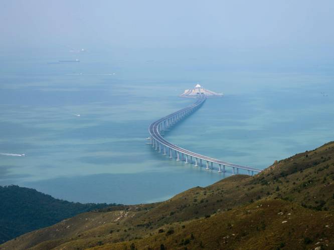 Langste zeebrug ter wereld na 9 jaar eindelijk officieel open, maar lang niet iedereen mag erover met eigen wagen