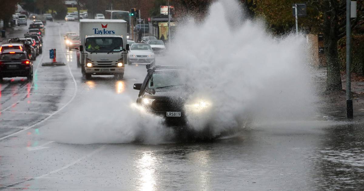 A state of emergency in some parts of New Zealand due to heavy rains, a teenager who disappeared in a cave  Abroad