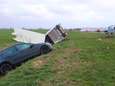 Storm Eunice raast over de regio: vrachtauto waait van de weg bij Vuren en de tent van de GGD stort in