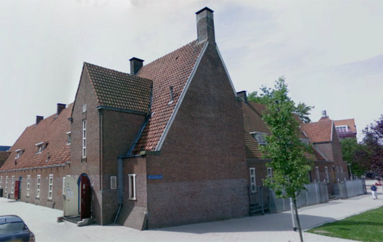 Het internaat in de Fatih Moskee aan de Polderstraat in Rotterdam. Beeld Google Streetview