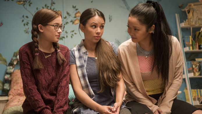 Kitty, Margot, and Lara Jean Covey in 'To All the Boys I've Loved Before'