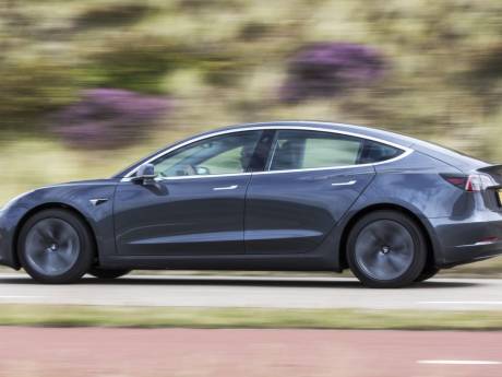 In elektrische auto rijden en hem tegelijk opladen kan al in 2025
