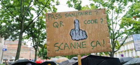 Près de 240.000 personnes dans les rues en France contre le pass sanitaire