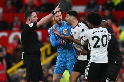 Mitrovic van held naar antiheld: Manchester United voorbij negenkoppig Fulham naar halve finales FA Cup