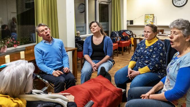 Dit koor zingt voor stervende mensen: ‘Zijn eens vijf keer teruggekomen omdat iemand het zo mooi vond’