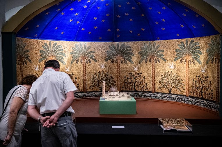 Een model van de Cenakelkerk.  Beeld Koen Verheijden