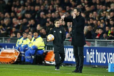 Van Bommel voelt mee met Pereiro: ‘Dit hoort erbij, hij snapt het’