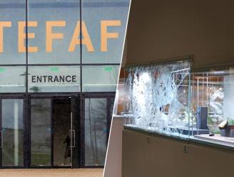 Beelden tonen hoe overvallers vitrines kapotslaan op kunstbeurs Tefaf in Maastricht: twee opgepakte verdachten zijn Belgen