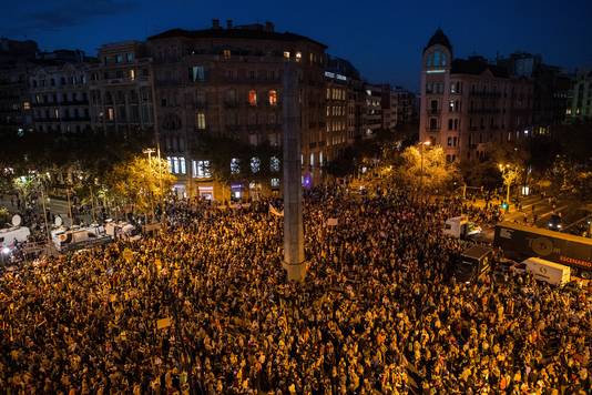 Tienduizenden mensen kwamen gisteren op straat tegen de opsluiting van 'beide Jordi's'.