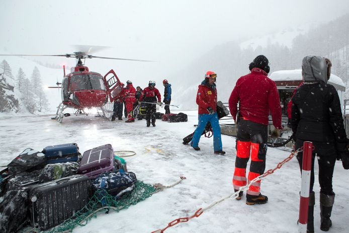 Zermatt kan alleen nog via een helikopter worden bereikt.