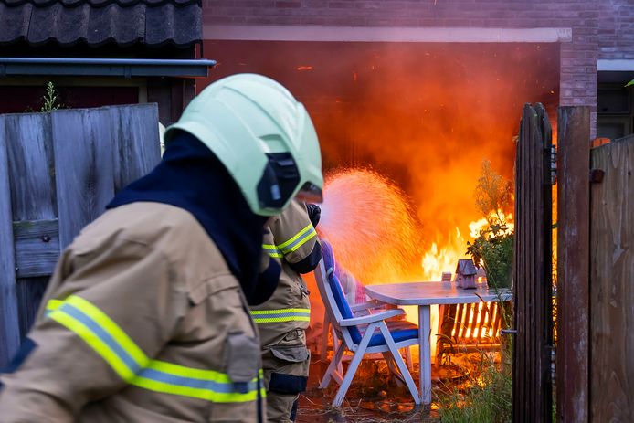 De korte maar felle brand veroorzaakte de nodige schade.