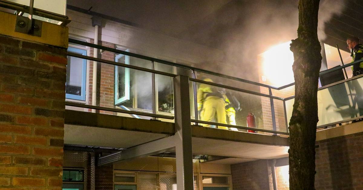 Développement important de fumée dans un incendie de maison à Apeldoorn, quatre appartements évacués |  112 nouvelles Apeldoorn