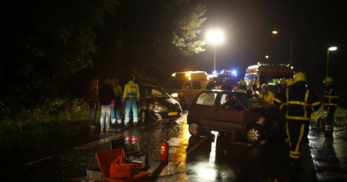 2 gewonden bij frontale botsing Heijen | Gennep | gelderlander.nl - De Gelderlander