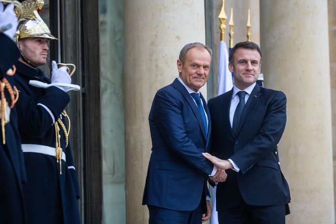 Tusk op bezoek bij Macron in Parijs.