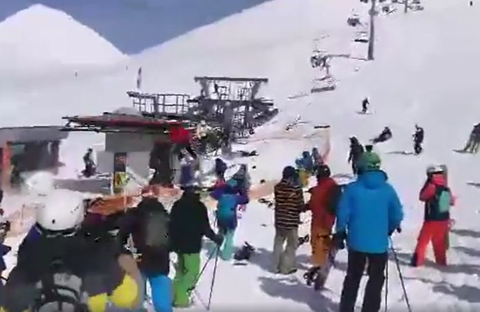 De op hol geslagen skilift in Gudauri.