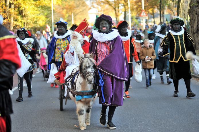 Sinterklaas arriveerde enkele jaren geleden in Renkum in een koetsje voorgetrokken door een pony. Dit jaar moet het in een jeep gebeuren.