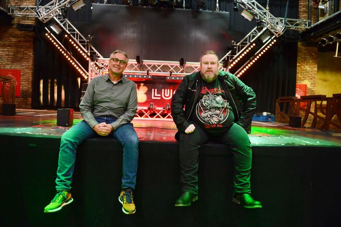 In Lucky, de club van René Tijhuis (links), zijn normaal gesproken veel dansavonden. Zaterdag geeft de club ook een podium aan harde muziek. Erik Nijkamp(rechts) organiseert dan Lucky’s Regio Metalfest.