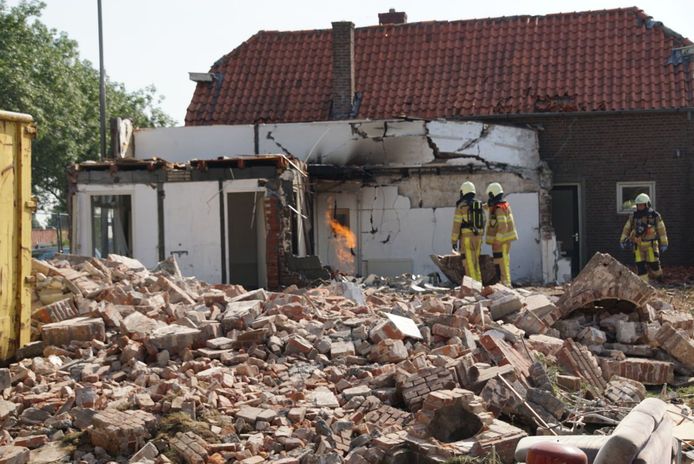 De woning die gesloopt werd, maar nog niet bleek te zijn afgesloten van gas en elektra.