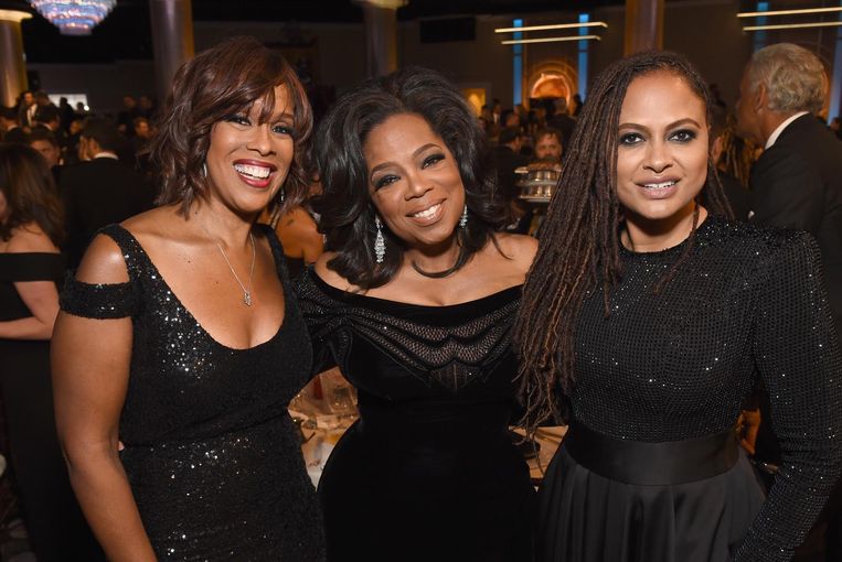 Oprah Winfrey (midden) met tv-persoonlijkheid Gayle King (links) en regisseur Ava DuVernay. Beeld Michael Kovac/Getty Images for Moet & Chandon