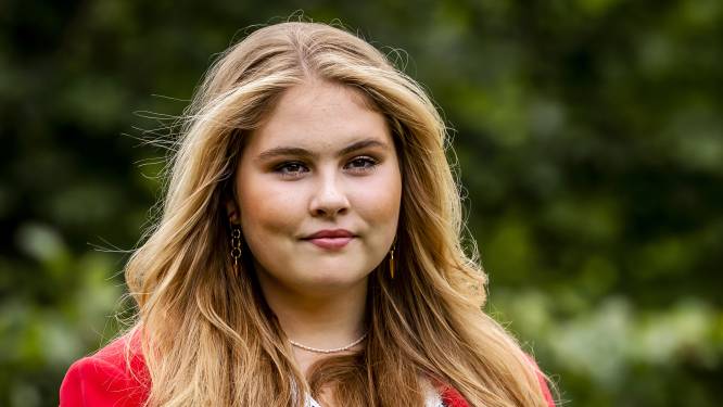 Musicalfanaat, drietalige opvoeding en hulpje in een strandtent: dit wist je nog niet over de jarige kroonprinses Amalia