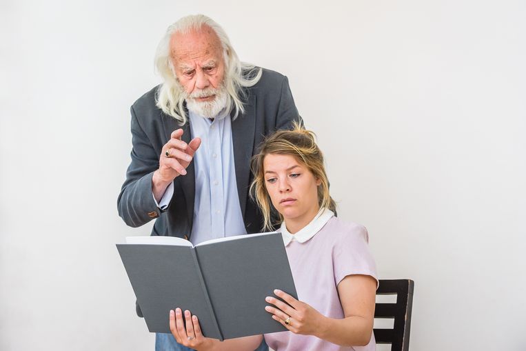 Bram van der Vlugt en Sarah Bannier in De Les van Eugène Ionesco Beeld Pascal Fielmich