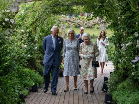 Kate Middleton trekt zich niets aan van protocol wanneer ze prins Charles ziet: ‘Hé, opa!’