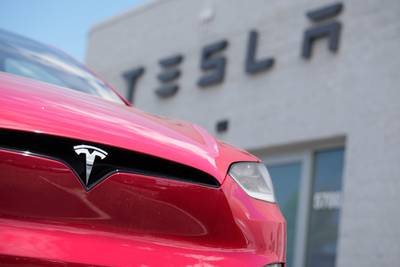 Tesla krijgt klappen op de beurs: aandeel dit jaar al ruim 40 procent gezakt