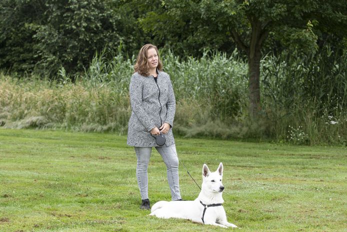 Patricia van Tol maakte zich met succes sterk voor een hondenspeelveld in de Wierdense wijk De Weuste.
