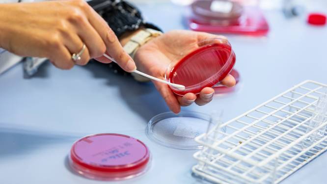 Spaanse gezondheidswerkster (31) loopt twee keer Covid op in amper 20 dagen