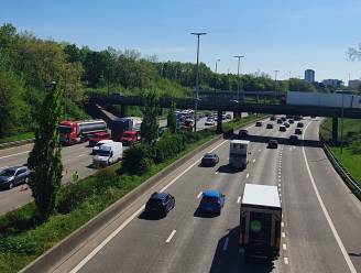 Uur file op E313 richting Antwerpen door ongeval bij Antwerpen-Oost: weg wel weer vrij