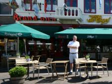 Man met winkelkar ‘pikt’ drie loodzware terrastafels van De Engel in Oldenzaal: ‘Best knap gedaan’