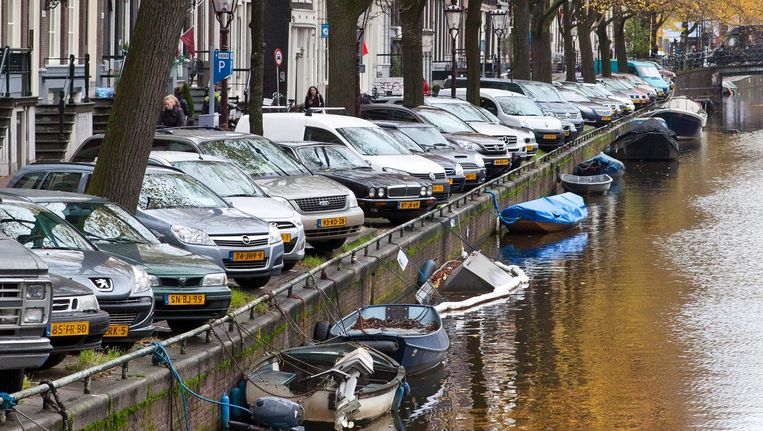 In Amsterdam is een auto goedkoper dan er een lenen' Het Parool