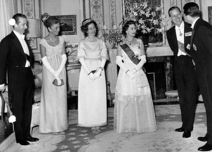 Les familles royales belge et britannique en 1966.